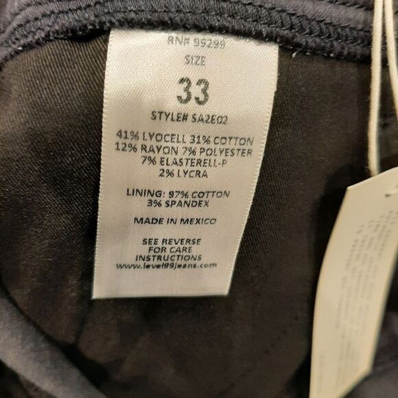 Level 99 Navy Capris Size 33 - Picture 5 of 10